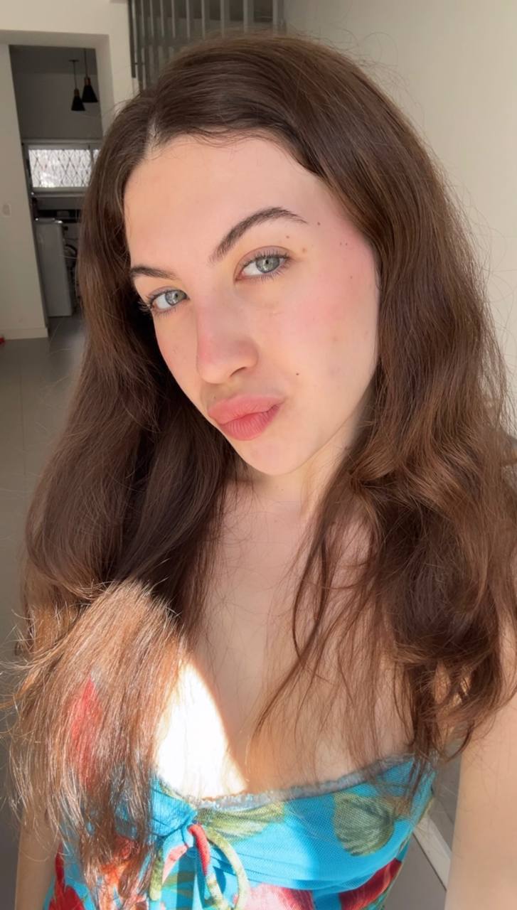 Nude girl Amber in Heuzhou