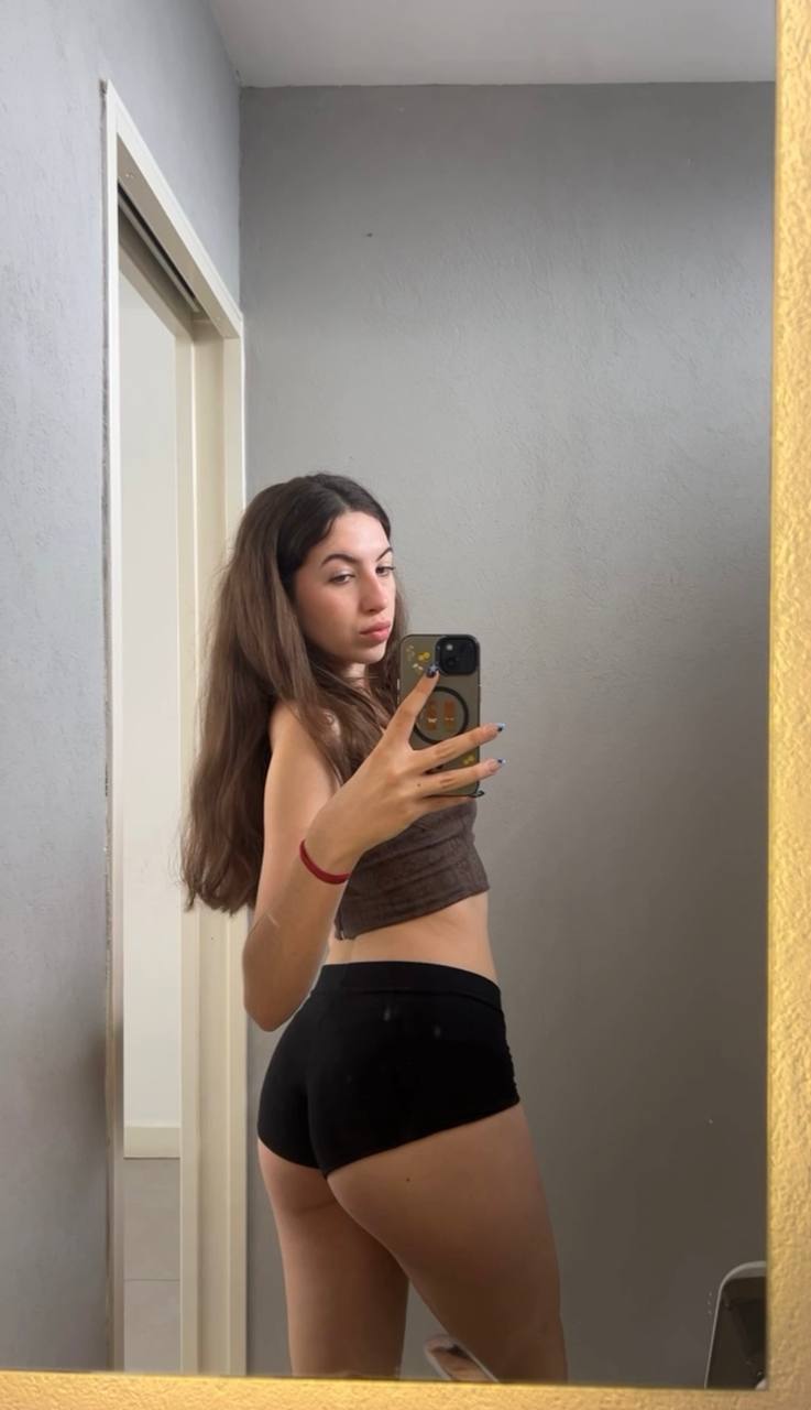 Amber in her underwear in Heuzhou