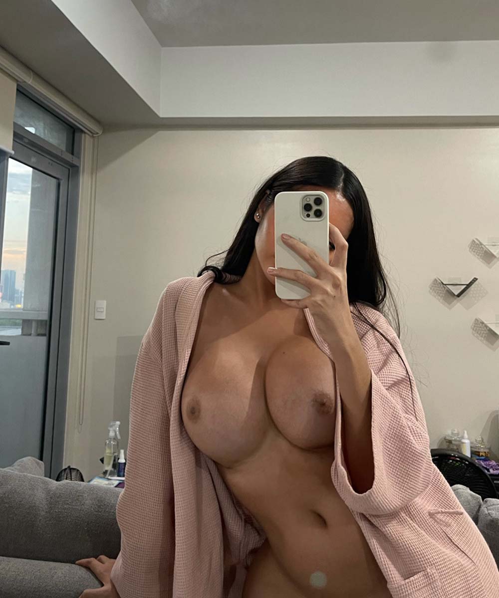 Angela Castellanos naked in Heuzhou