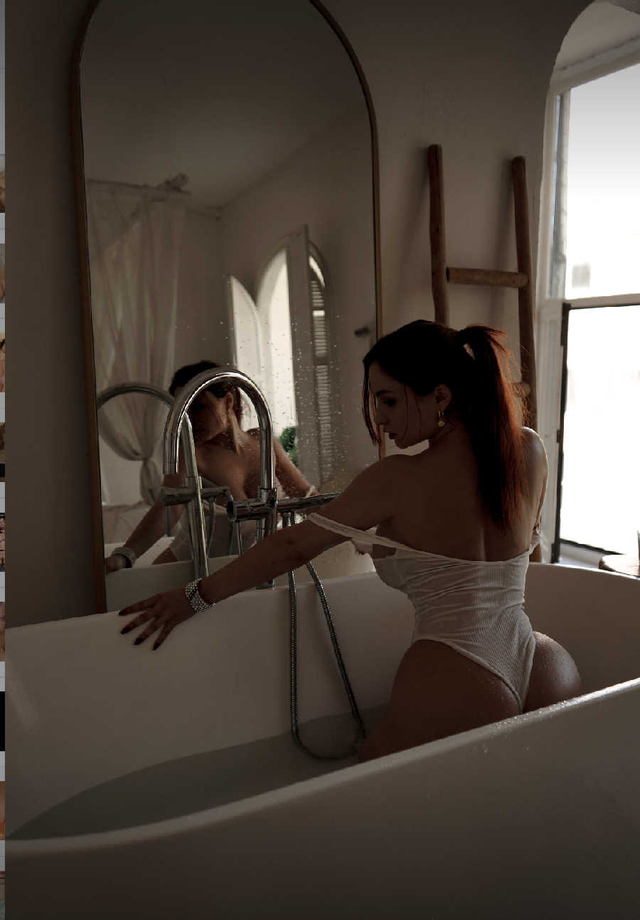 A playful frame from Miranda Faith nude — online in Heuzhou