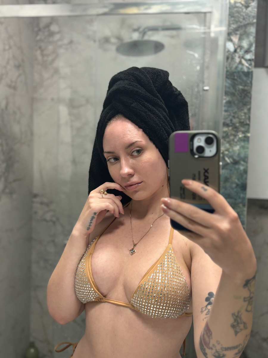 Nude girl KateV in Heuzhou