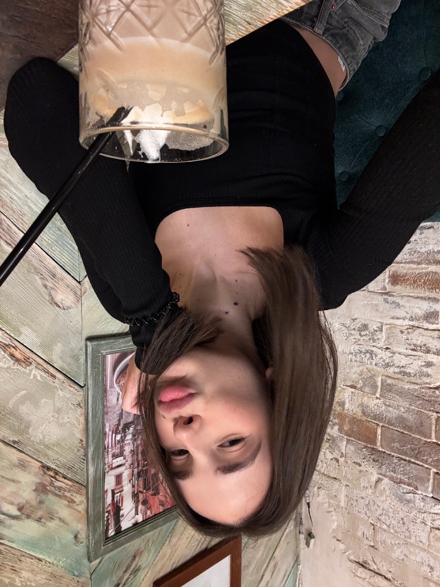 Fresh photos, fresh mood — Tina online in Heuzhou